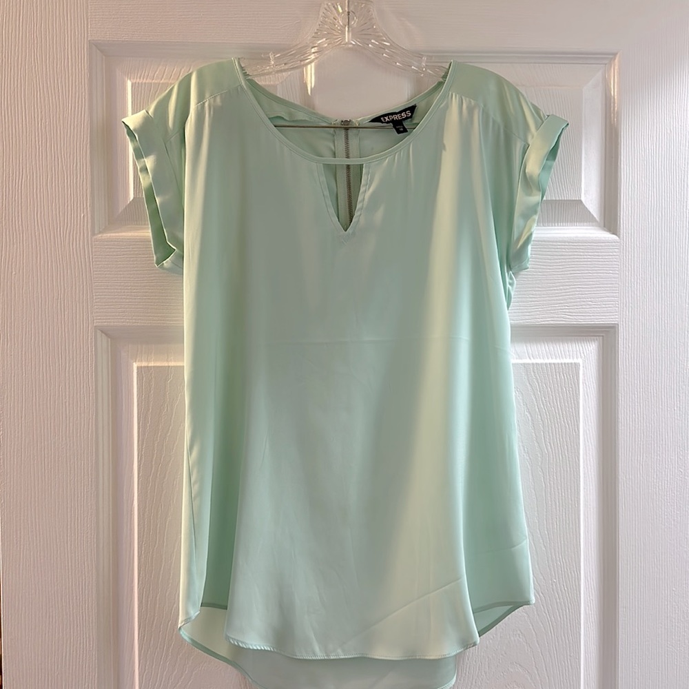 Express Keyhole Blouse